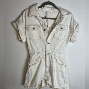 SOLD ON OTHER PLATFORM NWT Zara Jean romper
